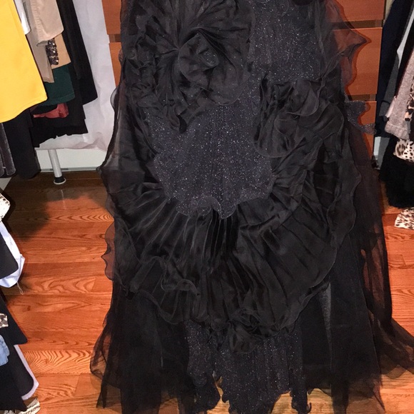 Gown - Picture 3 of 5